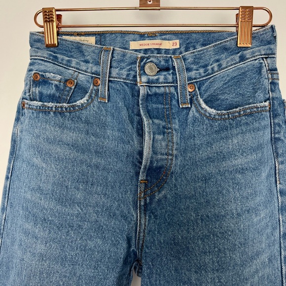 Levi Wedgie Jeans 23x28 - Picture 1 of 4
